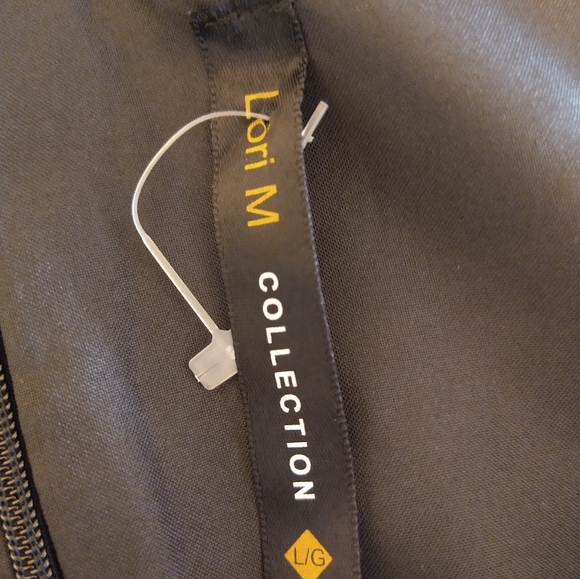 Dress - Picture 4 of 4